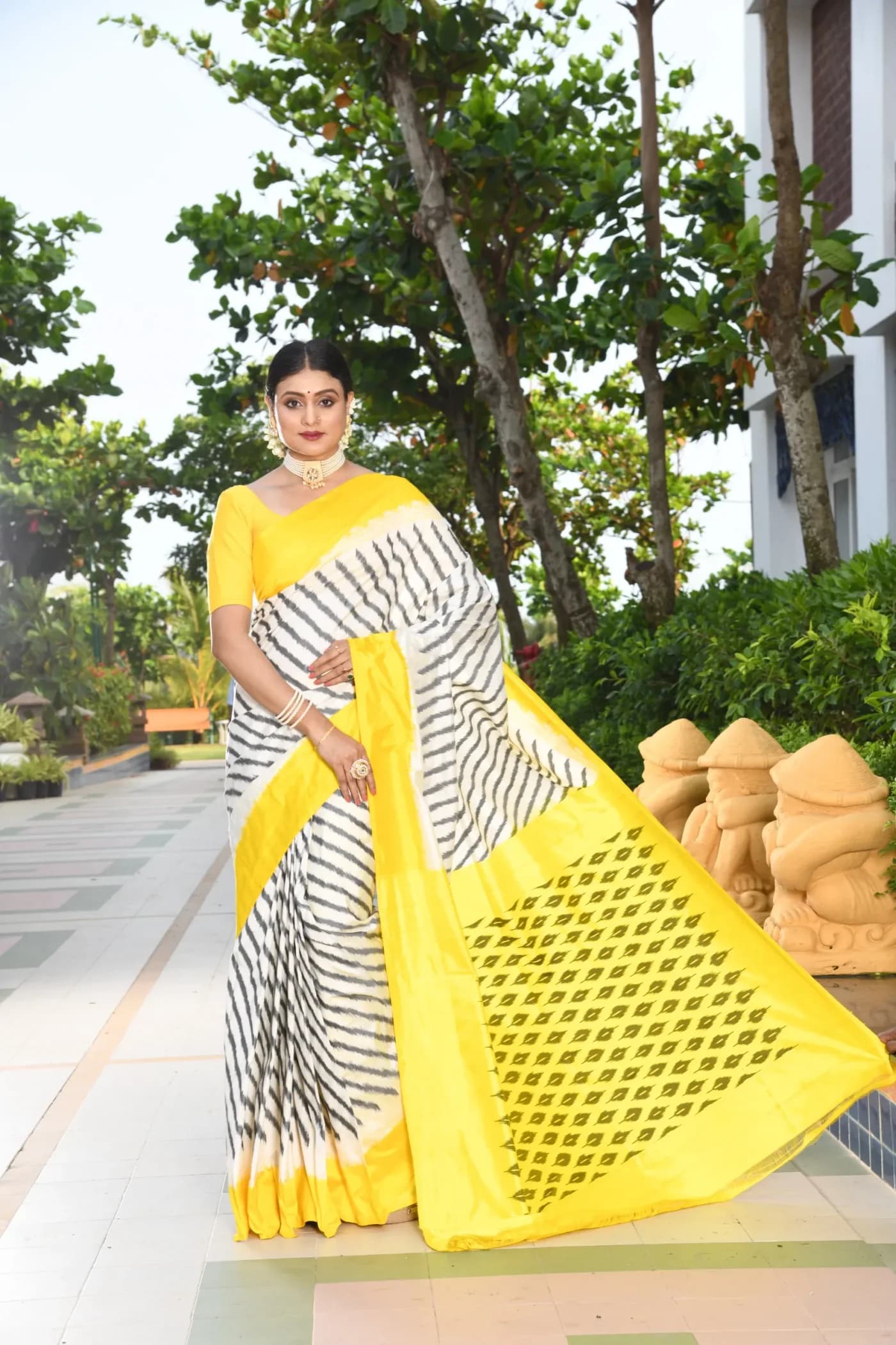 Ivory Stripe Saree with Sunflower Pallu, Handloom Classic saree at Handloom Garden Puri